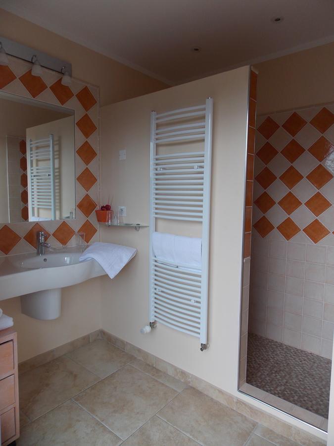فندق Au Relais Provencal Bagnols-en-Forêt المظهر الخارجي الصورة